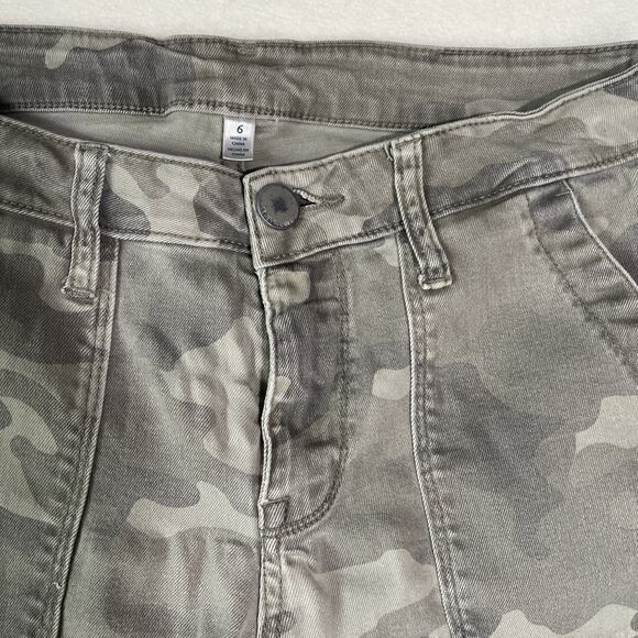 Seven 7 Utility Green Camo Pants Womens Size 6 Stretch 28x 27” - Picture 2 of 4